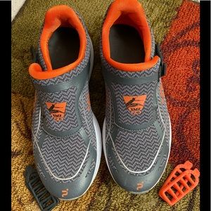 Pierce Footwear BB50 walking shoes